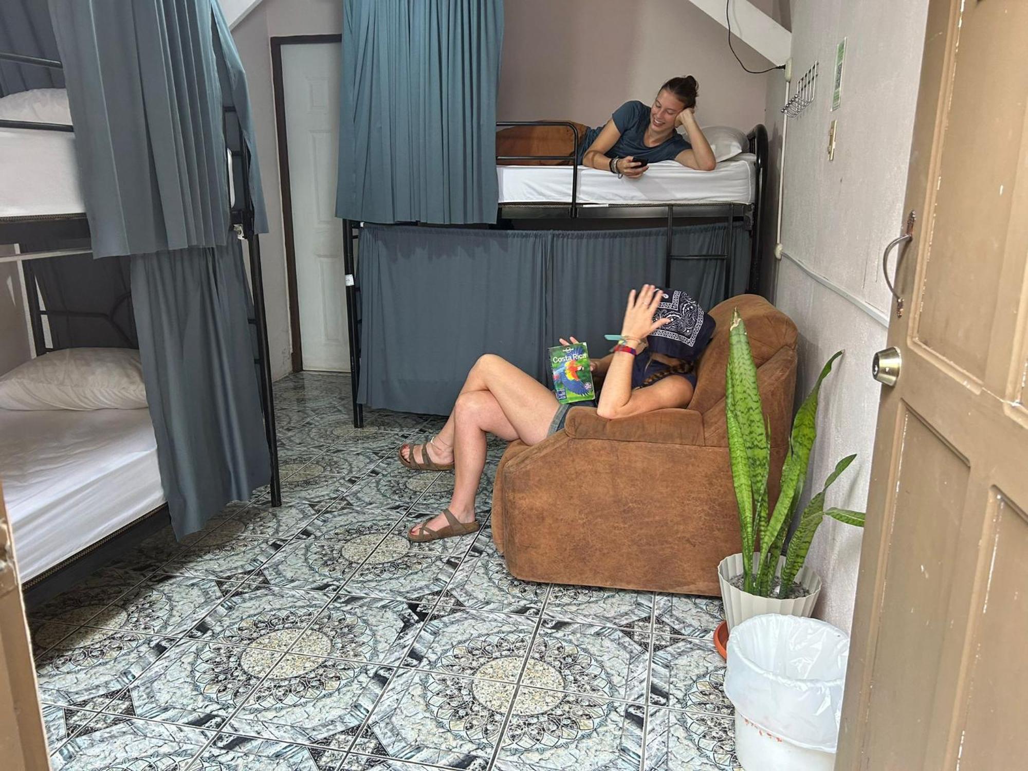 Alpha Arenal Hostel La Fortuna Εξωτερικό φωτογραφία